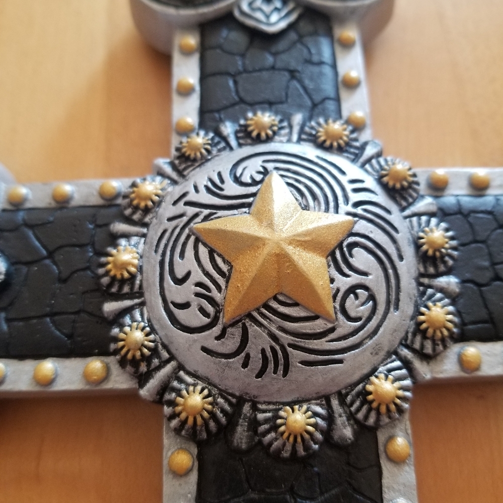 Cross - Picture 2 of 4